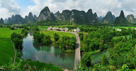 竹筏漂游，山水入畫(huà)——廣西明仕田園竹排游體驗(yàn)